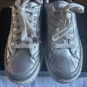 Sorrel ONA AVE™ women’s low waterproof sneakers silver